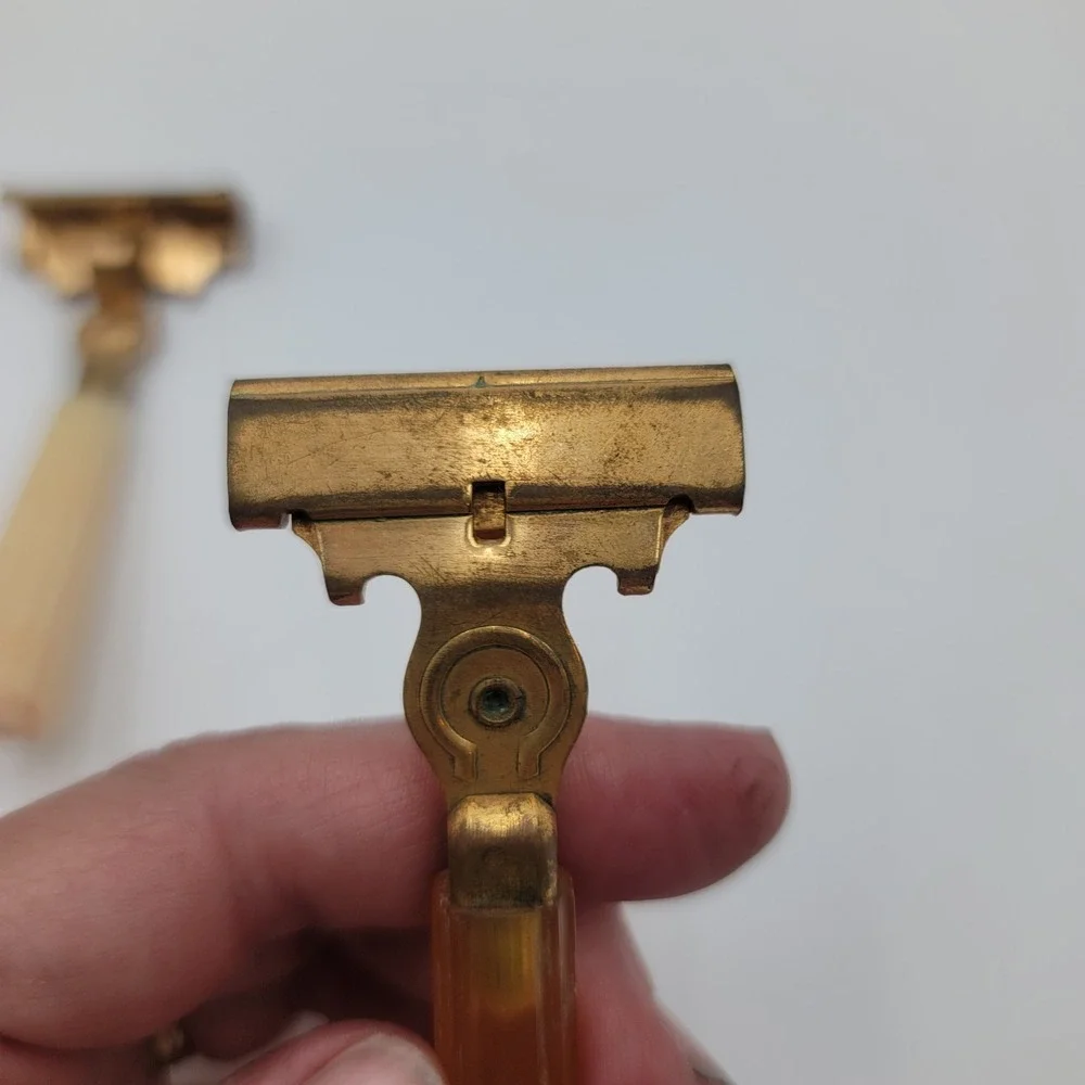 Vintage Schick Eversharp Injector Razors Set of 2 Amber Cream Bakelite Handles
